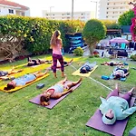Pensjonat Sandycamps Surf House