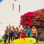 Pensjonat Sandycamps Surf House *