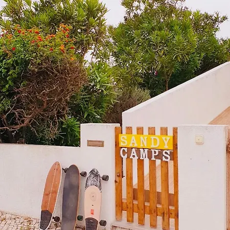 Gasthof Sandycamps Surf House Baleal