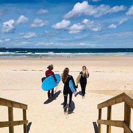 Sandycamps Surf House *