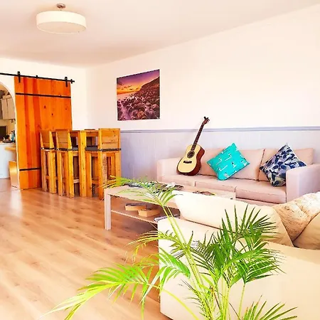 Gasthof Sandycamps Surf House Baleal