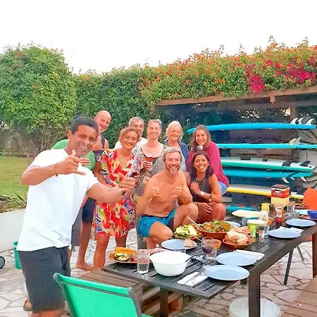 בית הארחה Sandycamps Surf House *