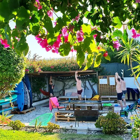 Sandycamps Surf House *