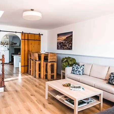 Гостевой дом Sandycamps Surf House *