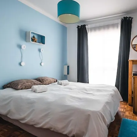 Sandycamps Surf House * Baleal