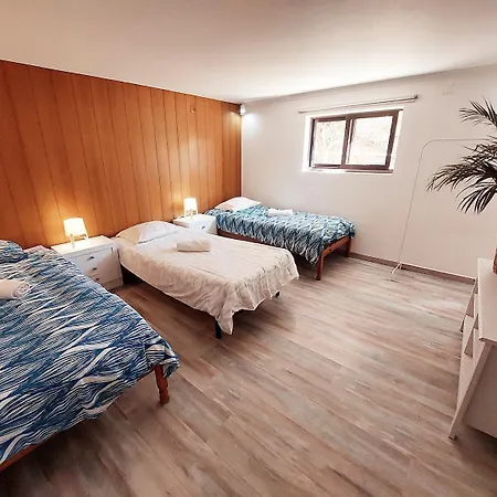 Gasthof Sandycamps Surf House Baleal