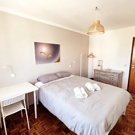 Sandycamps Surf House Baleal