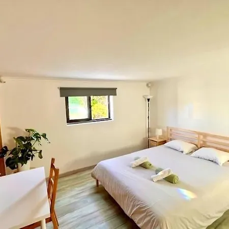 Гостевой дом Sandycamps Surf House