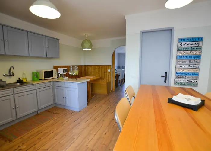 Sandycamps Surf House בית הארחה