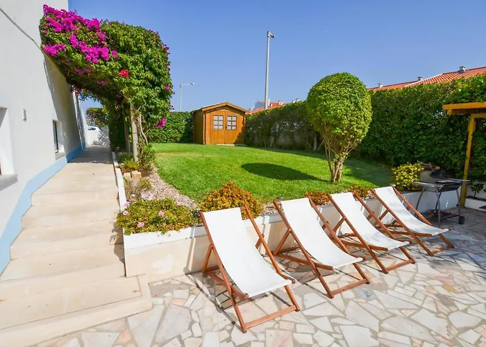 Sandycamps Surf House *