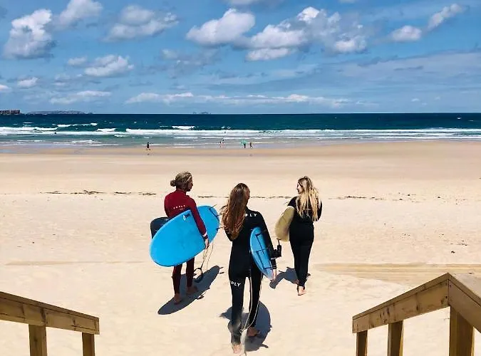 Sandycamps Surf House *