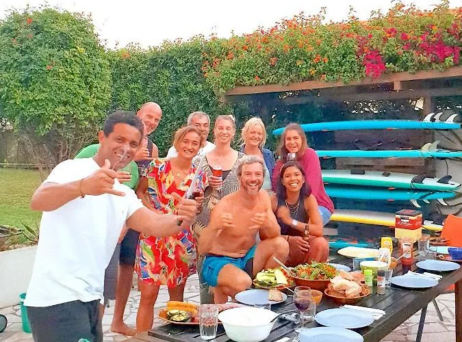 בית הארחה Sandycamps Surf House *