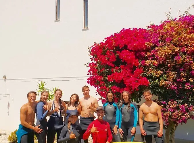 בית הארחה Sandycamps Surf House *