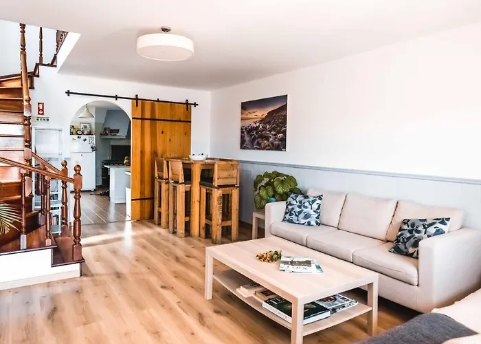 בית הארחה Sandycamps Surf House *