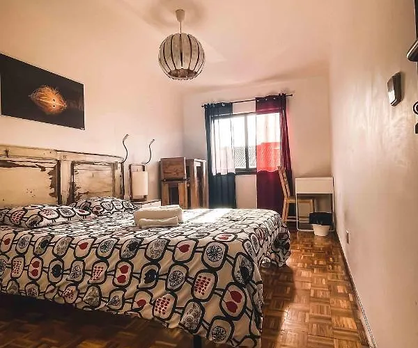 Sandycamps Surf House *