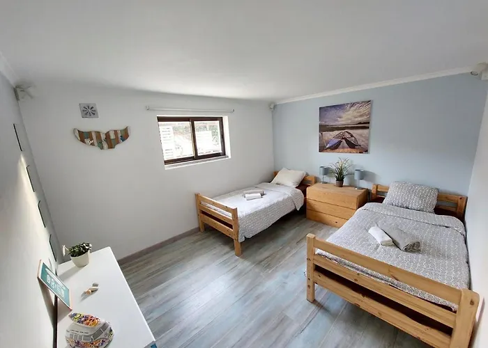 Sandycamps Surf House בית הארחה *