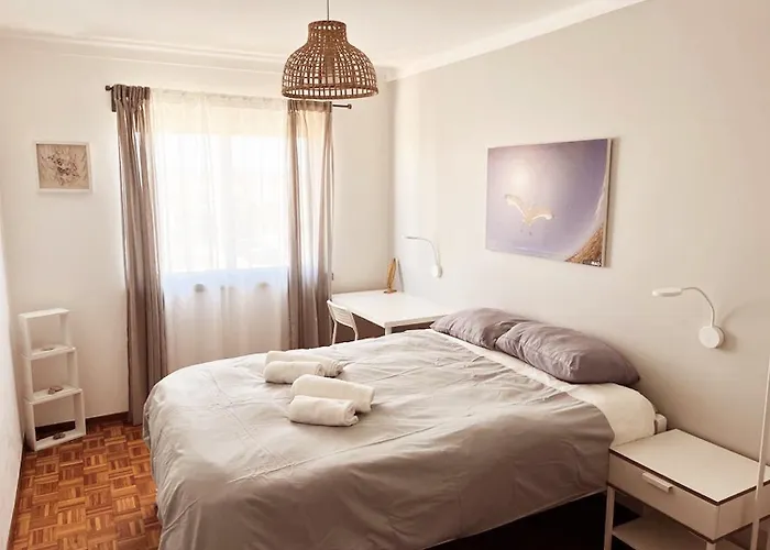 Sandycamps Surf House בית הארחה