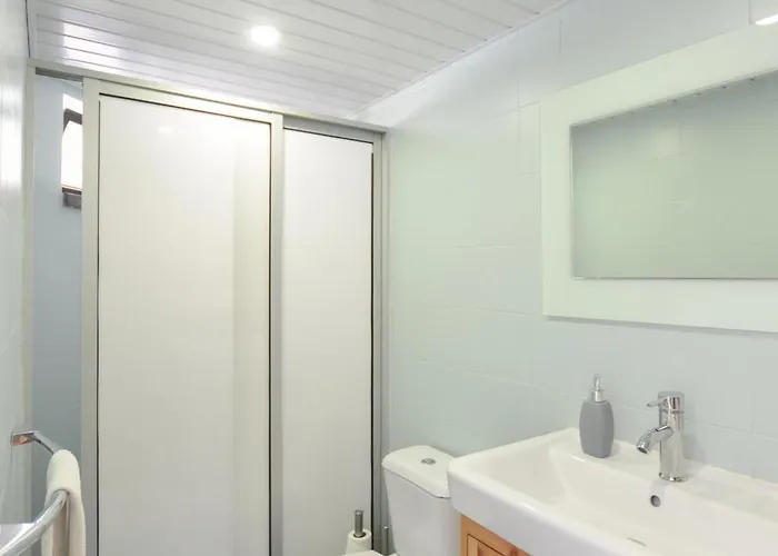 בית הארחה Sandycamps Surf House *