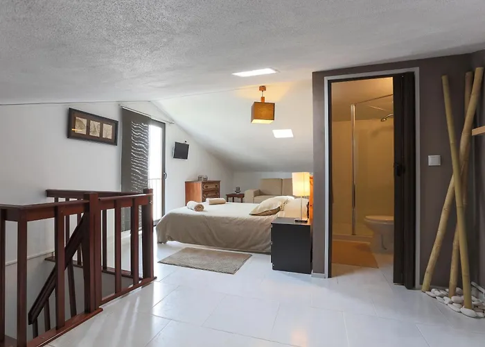 Sandycamps Surf House בית הארחה בליאל