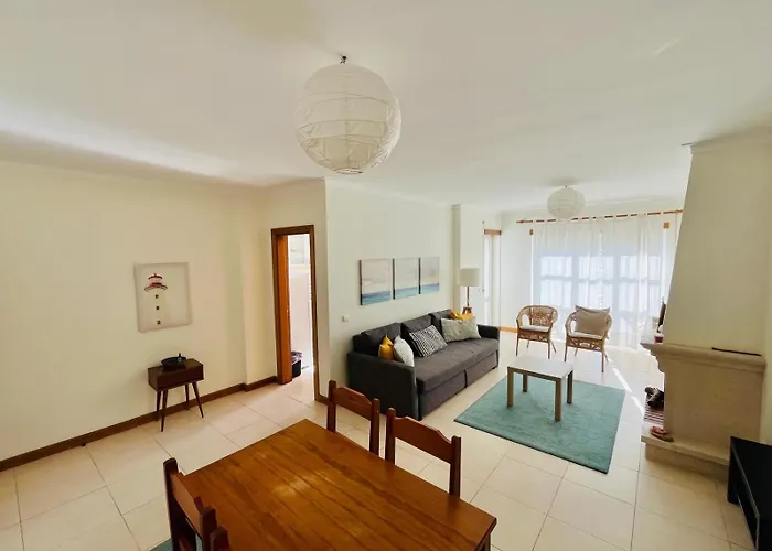 בית הארחה Sandycamps Surf House בליאל